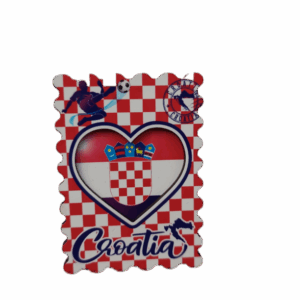 Magnet za frižider, Hrvatski suvenir, Zastava u obliku srca na pozadini od kockica - drvo (74773)